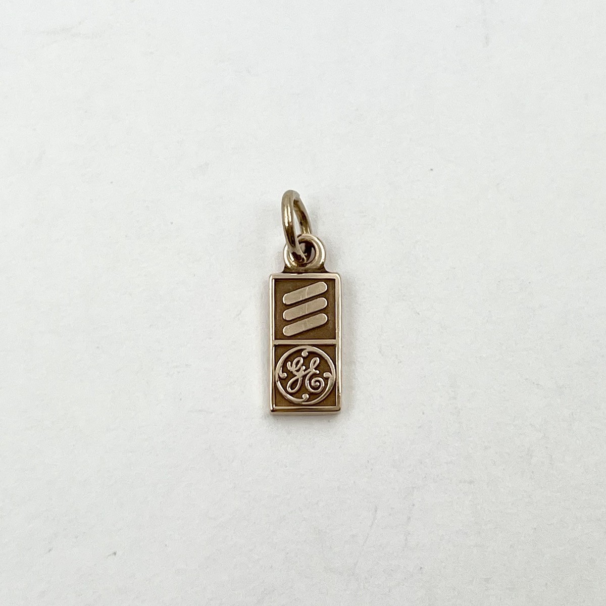 14k Yellow Gold Vintage GE General Electric Logo Bar Charm (LO1005140)