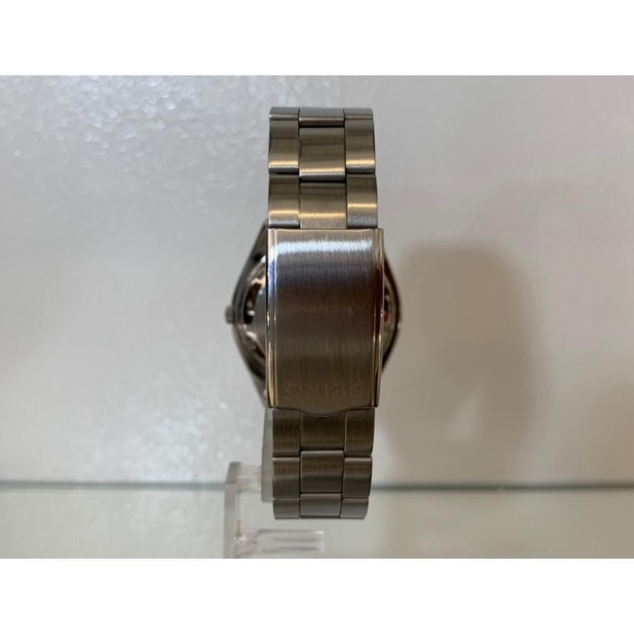 Used (no noticeable scratches or dirt) Seiko 5 AT SS