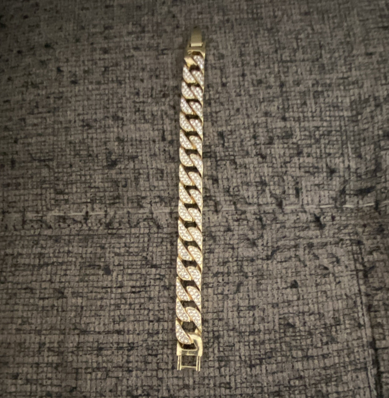 Gold Cuban Link Chain Bracelet with Clasp Closure