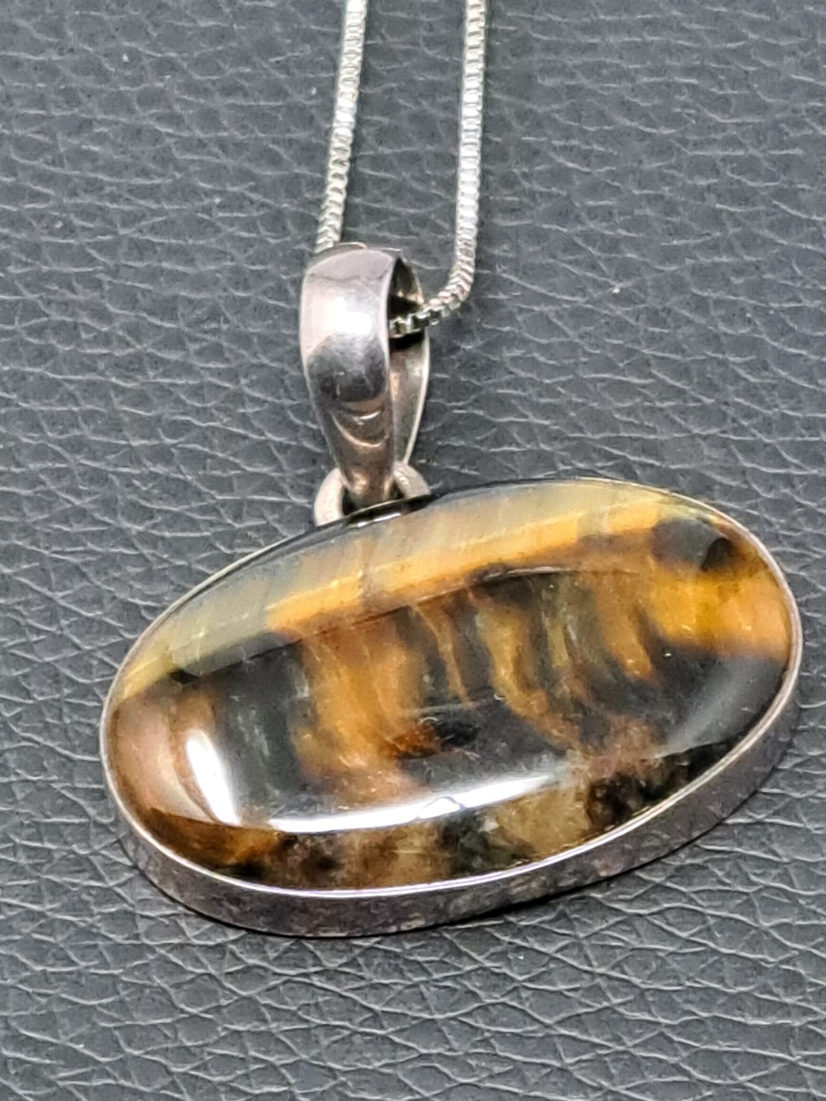 Tiger Eye Gemstone 925 Sterling Silver Jewelry Pendant & Chain