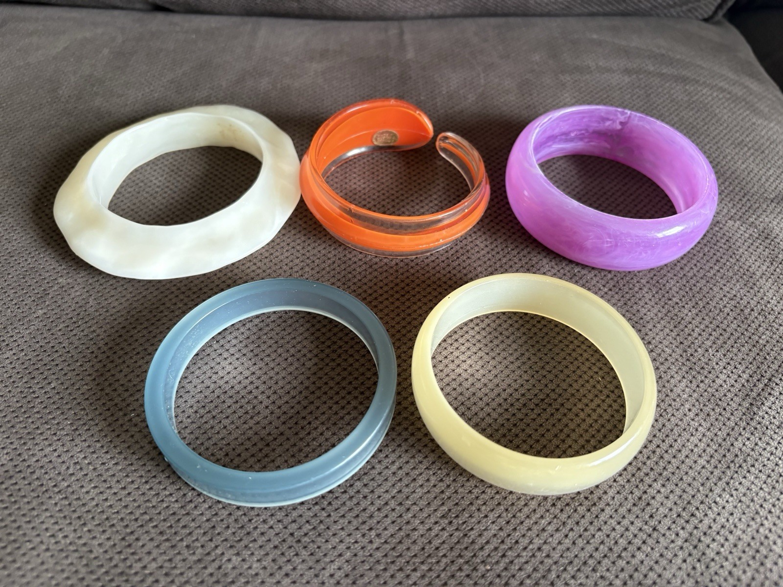 Vintage Lucite Plastic Bangle Bracelet Lot