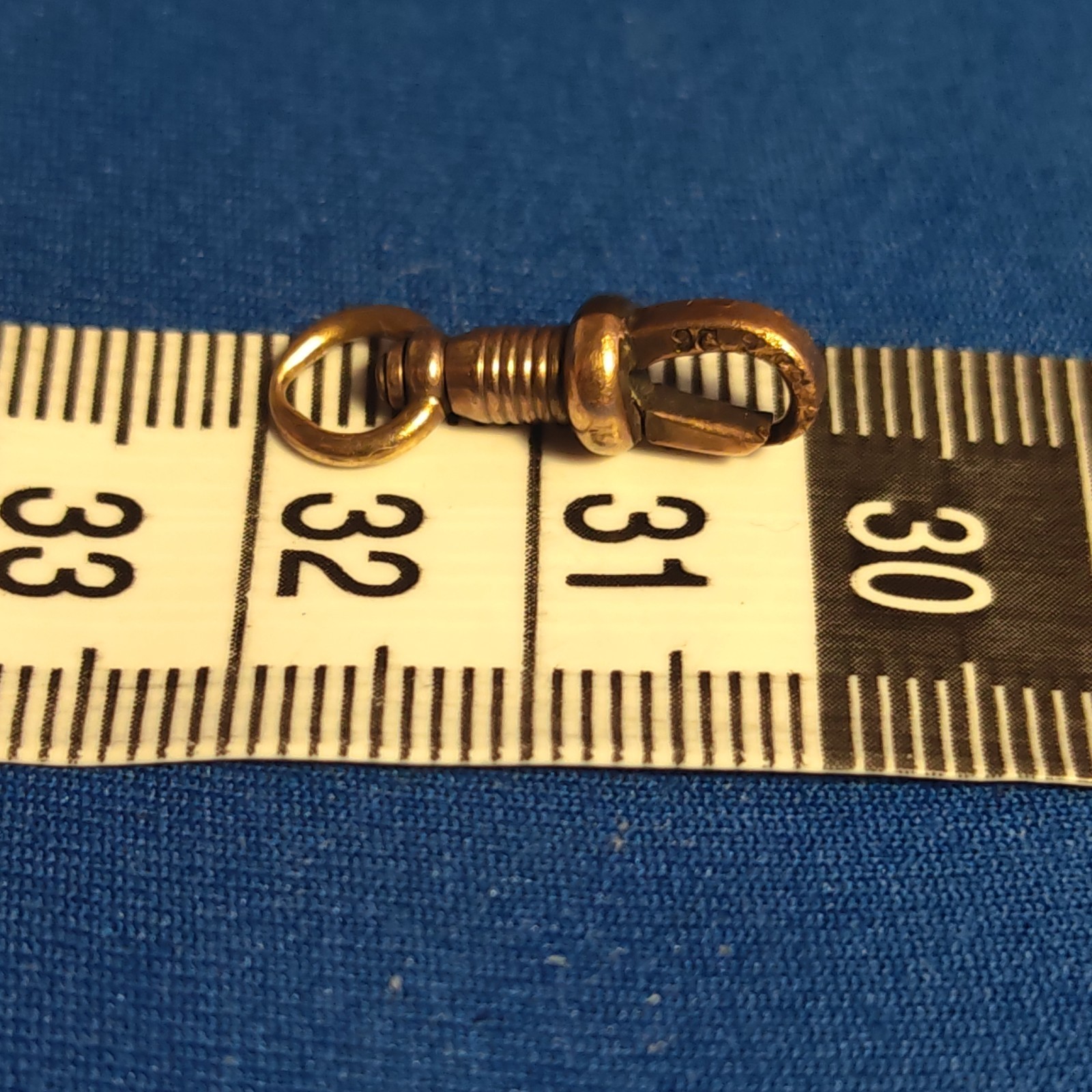 Hallmarked 9ct Yellow Gold Dog Clip In Working Order 1.5g