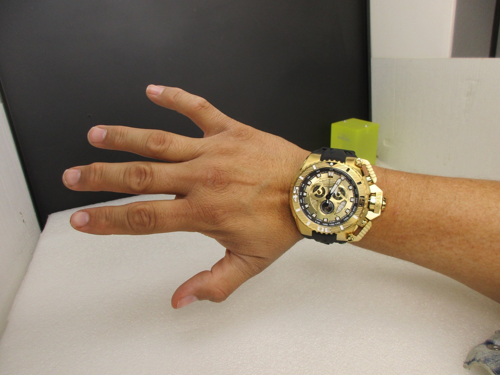 Invicta Sea Hunter full size Men’s Watch 57/69mm Gold tone 49610