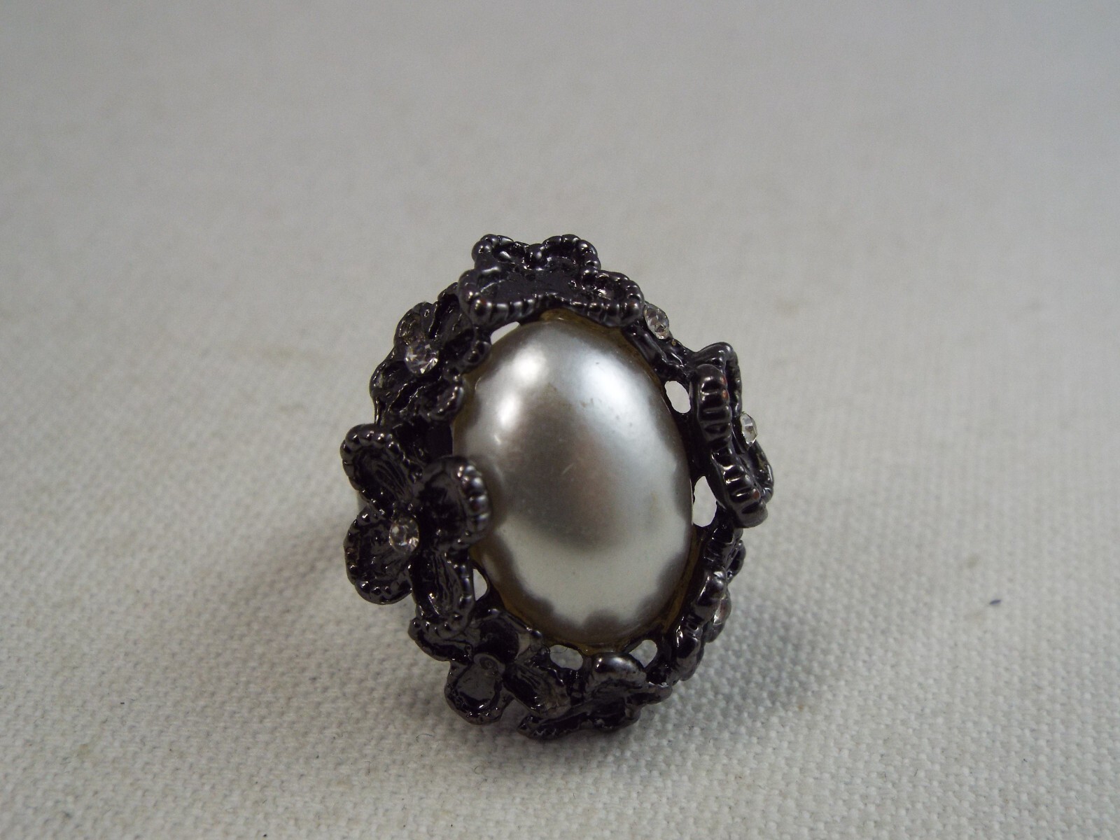 Gunmetal White Bead Ring ~ Adjustable Size 7-8 (A68)