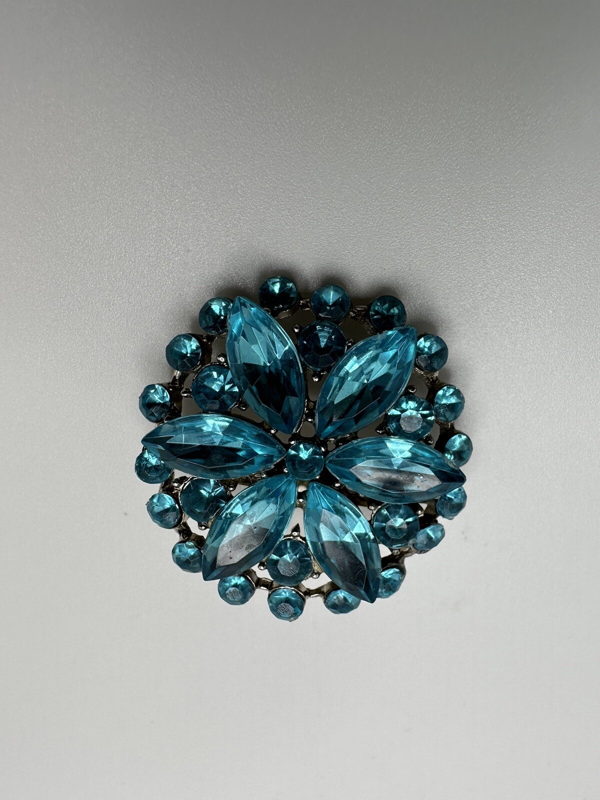 Vintage Blue Rhinestone Silver Star Flower Brooch 3.6cm BB15