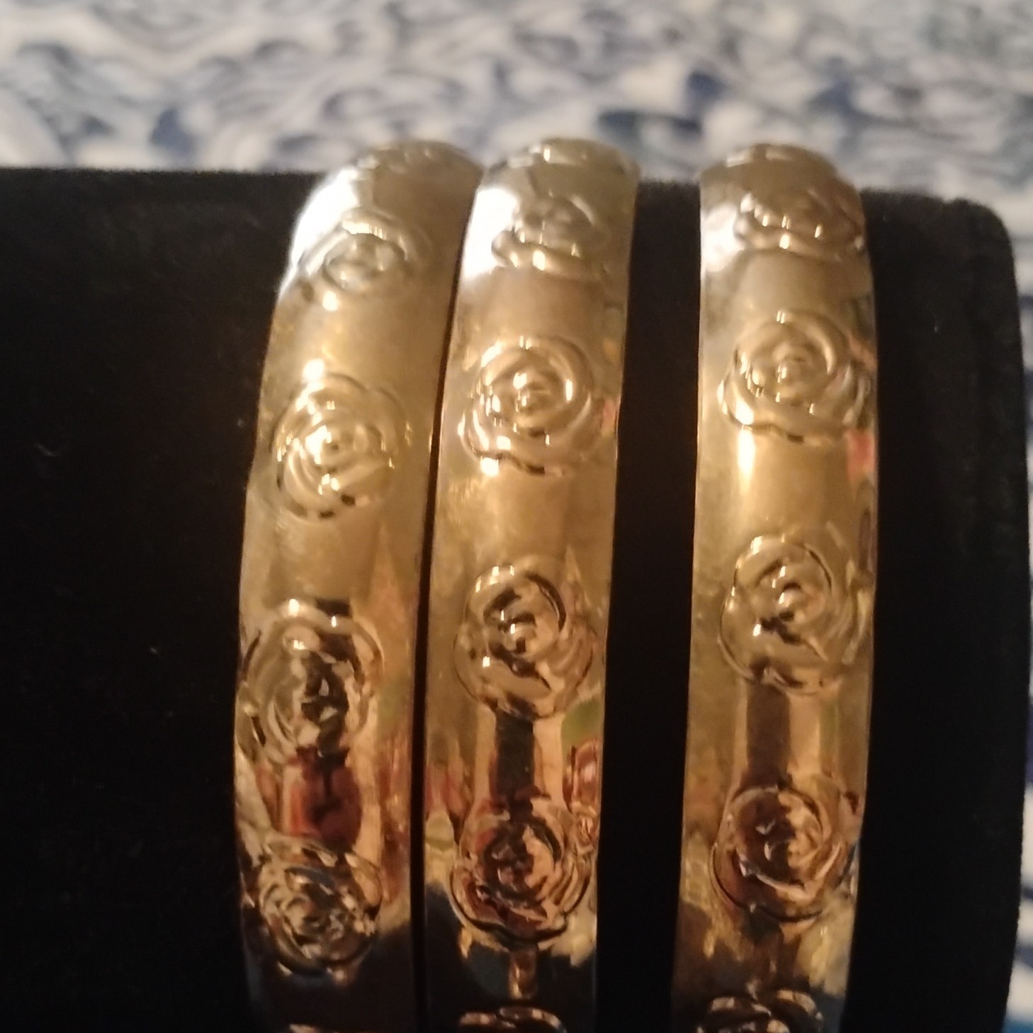 Gold Tone Floral Rose Pattern Bangle Bracelets Set of 3 Round Metal No Stone