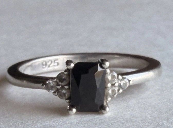 925 Sterling Silver Band Ring Black Stone Prong Set 925 stamp size ~7