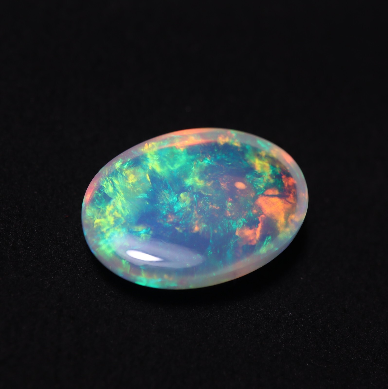 12.1 Ct 21.3×15.4 MM Natural AAA+ Multi Flashy Fire Ethiopian Opal Oval Cabochon