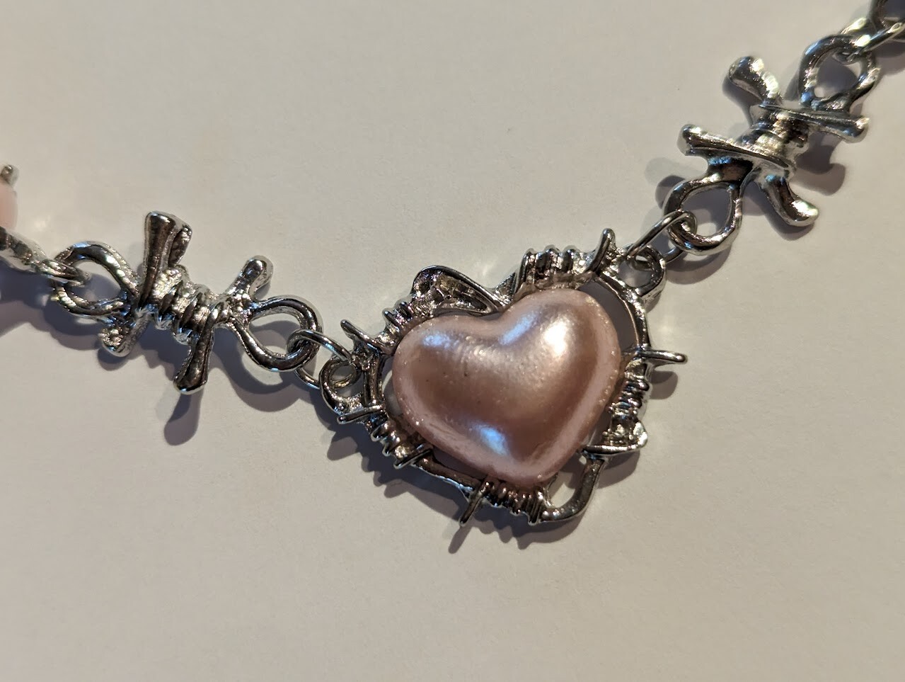 BARBED WIRE & PINK HEARTS CHOKER NECKLACE 90s y2k retro emo grunge goth punk R6