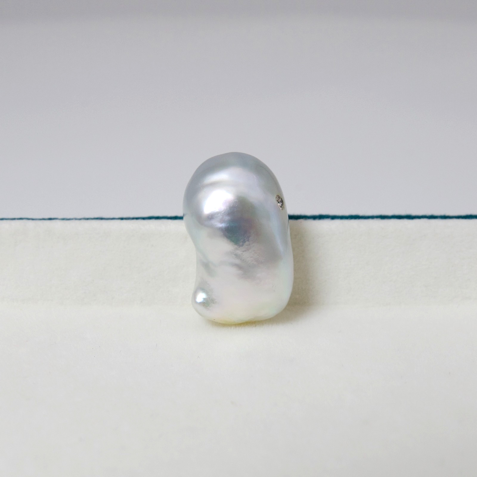 15.7×24.7mm Baroque White-Rose South Sea Loose Pearl & Dia.Undrilled,High Luster