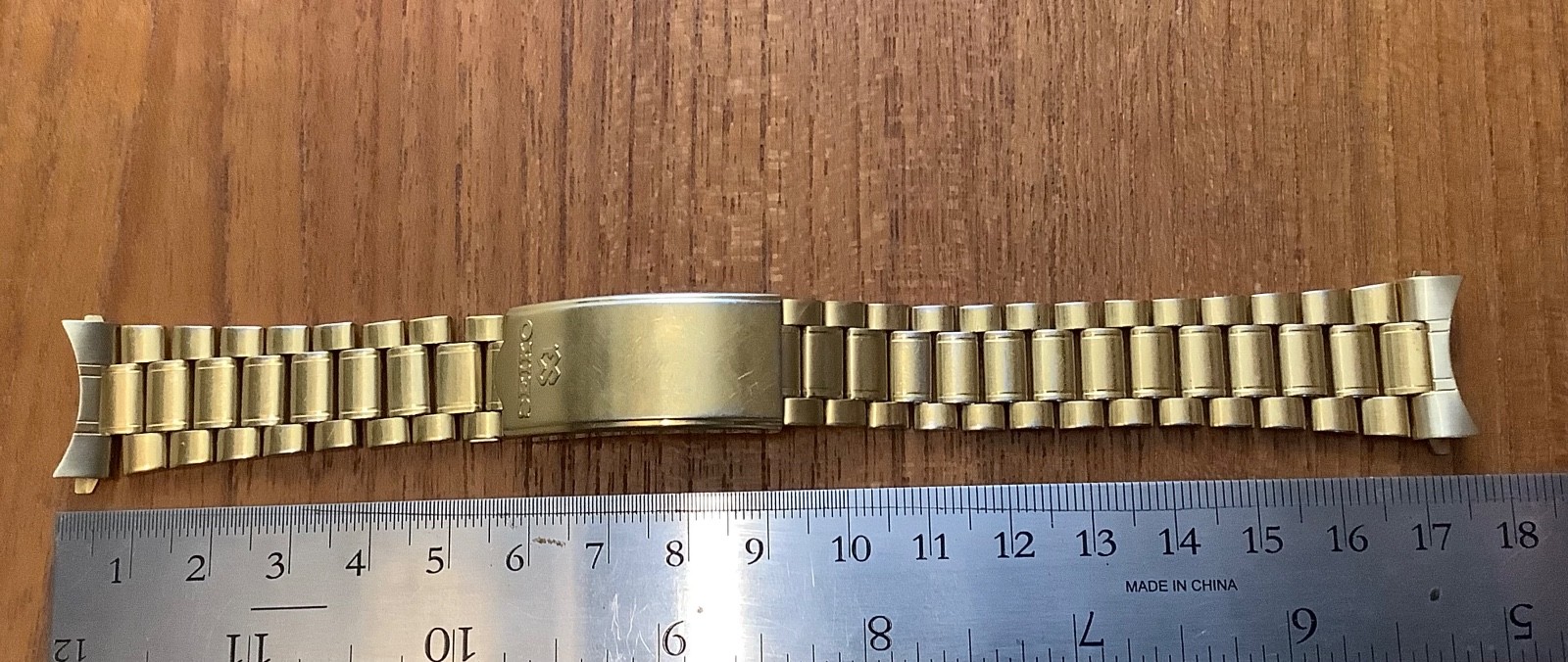 Vintage Seiko Quartz SQ Men’s Gold Tone Fold Over Clasp Watchband 20mm Curve End