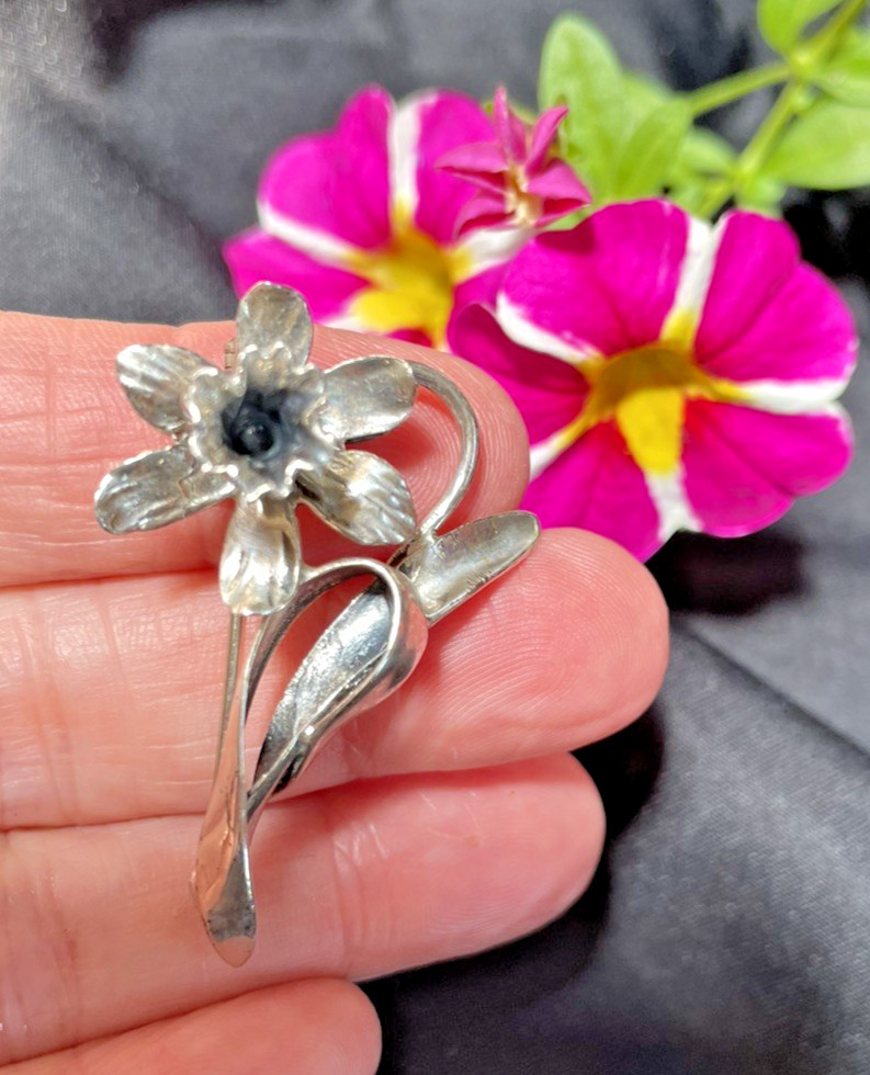 Sterling Silver Vintage Daffodil Jonquil Flower Brooch Pin-March Birthday flower