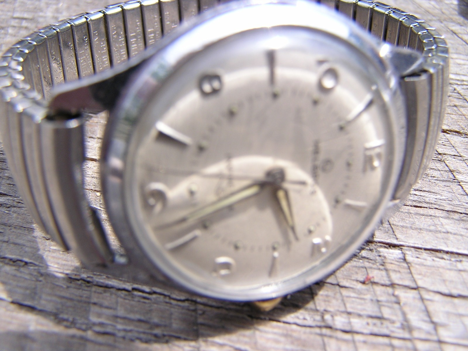 Vintage Helbros Invincible Mechanical Men’s Watch …Smooth hand sweep