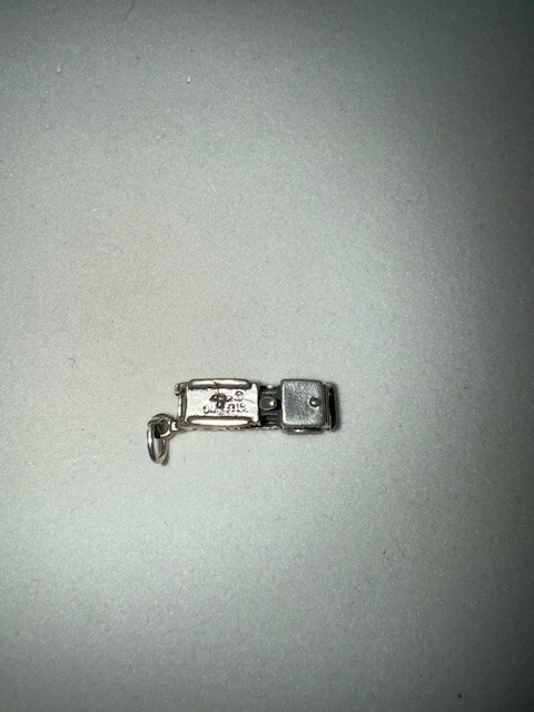 Sterling Silver Vintage Fire Truck charm 2.76 grams, .90 in x .25 in