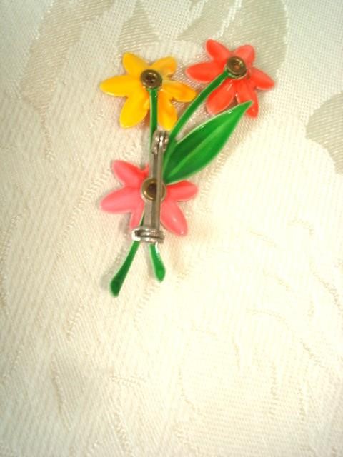Vintage Colorful Flowers Pin 1 3/8 x 2 3/8 In. KJ