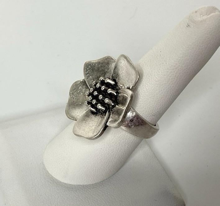 Premier Designs PETALS Flower Ring Size 5 Antique Silver Tone Finish 772