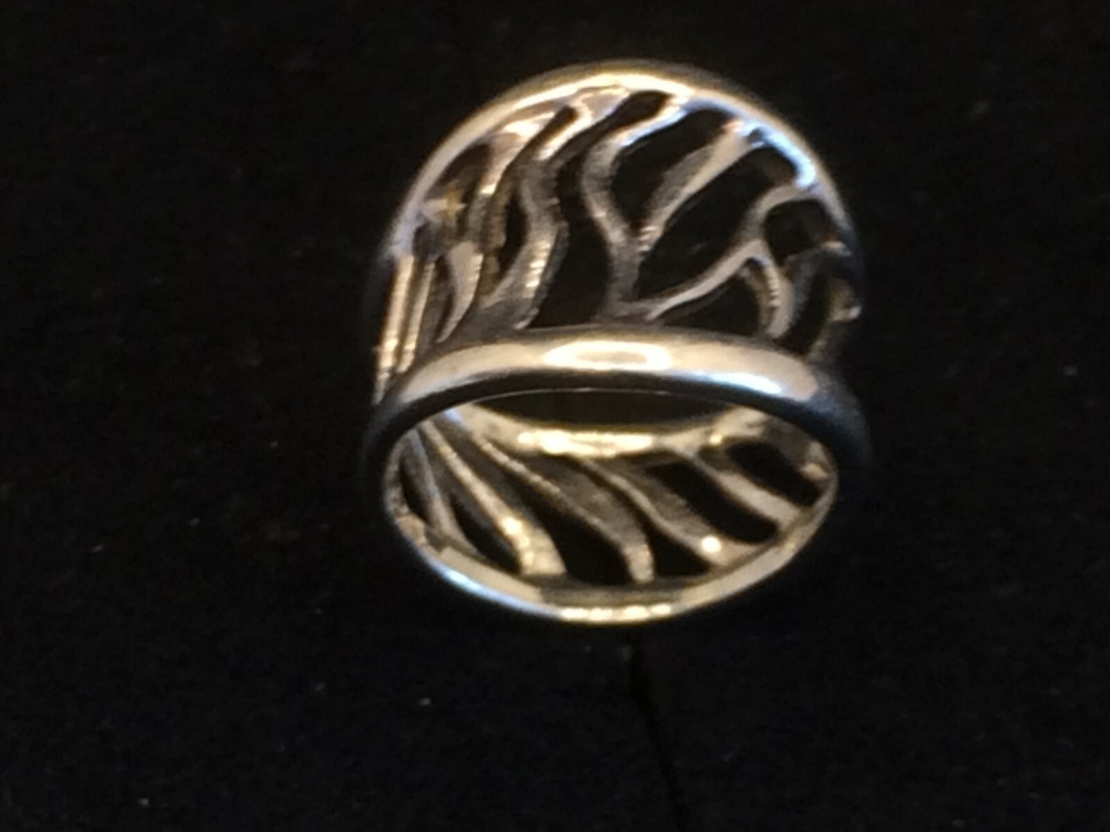Silver Ring Ring 925 Hallmarked Silver 5.96g 17mm Internal Openwork