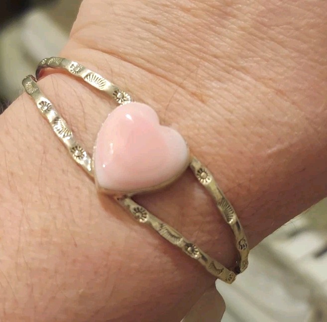New Sterling Silver & Natural Pink Conch Heart Cuff Bracelet