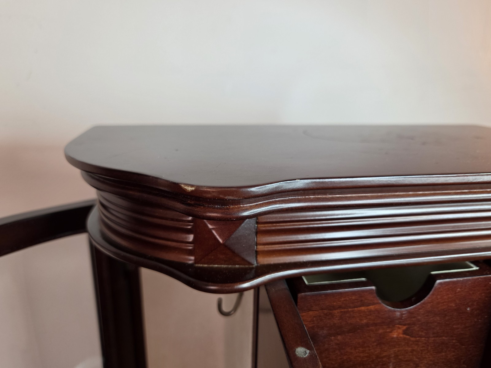 VTG Bombay Company Jewelry Armoire Cabinet -Table Top -Curved Glass -13″T×12″W
