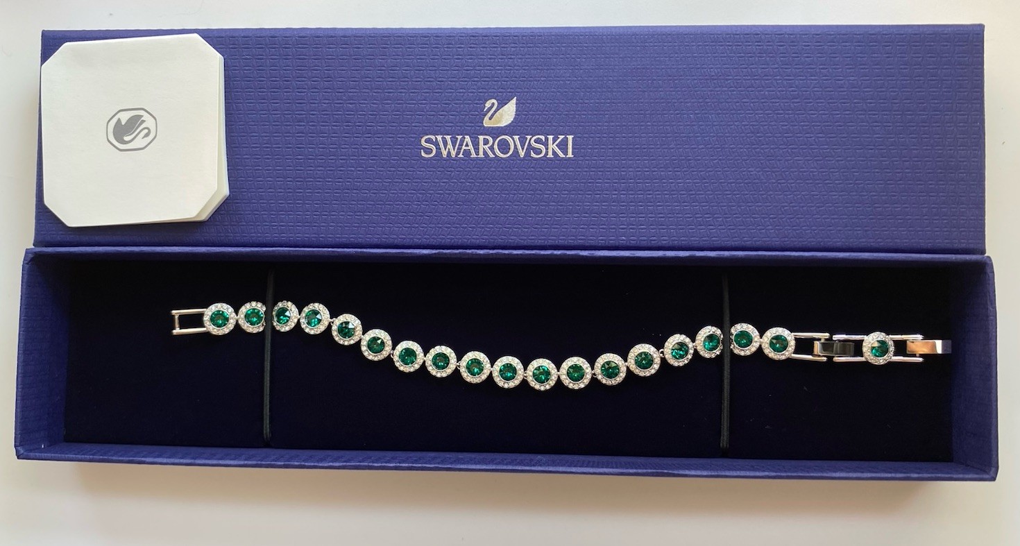 Vintage New Swarovski Una Angelic Emerald Green Crystal Round Cut Pave Bracelet