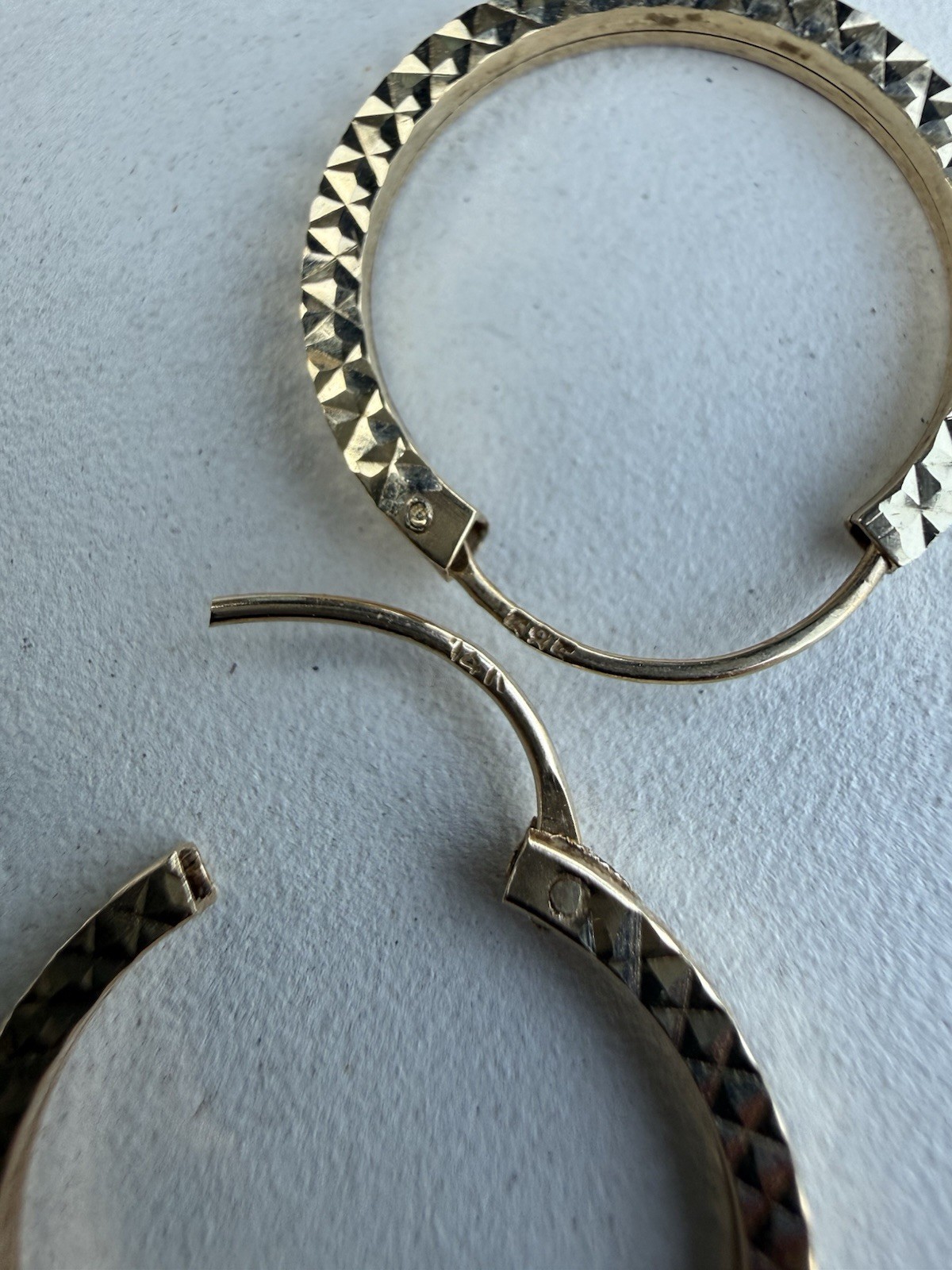 Vintage 14k Yellow Gold Endless Style Faceted Geometric 15mm Hoop Earrings