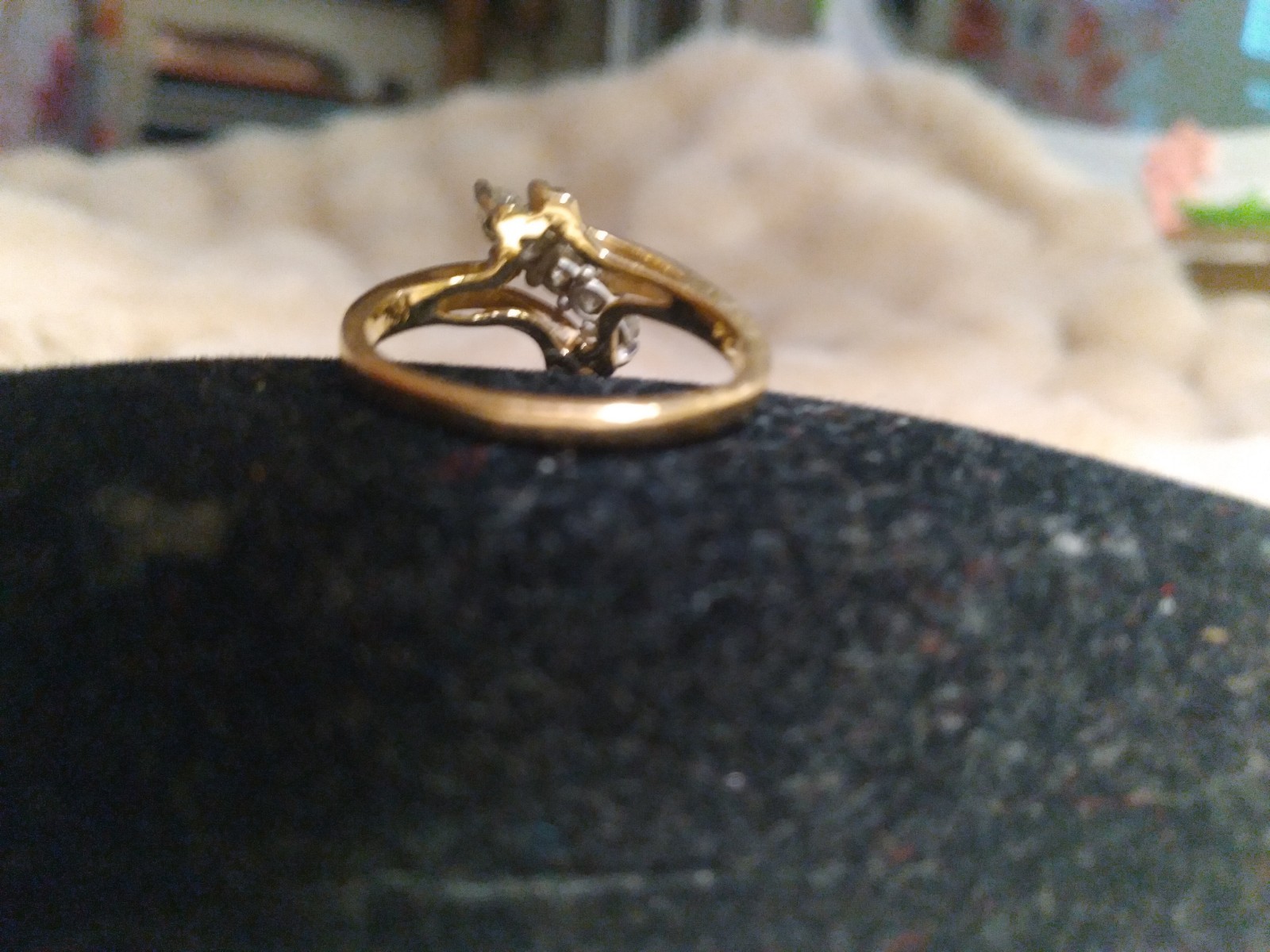 14K Yellow Gold Ring With A Cluster Of 5 Diamonds In A Bypass Design
