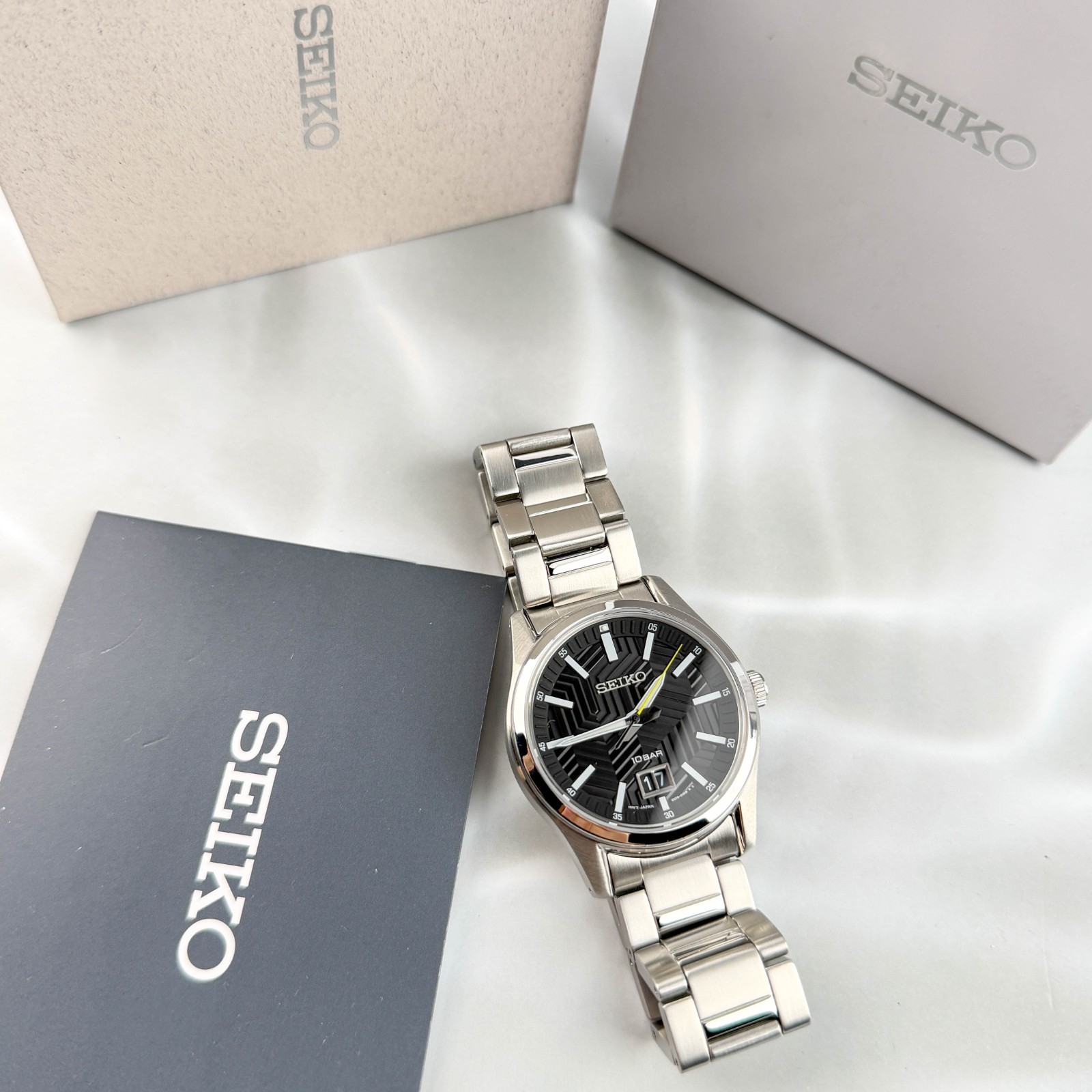 Seiko Essentials SUR535 Men’s Black Dial Stainless Steel Strap Quartz Watch 40mm