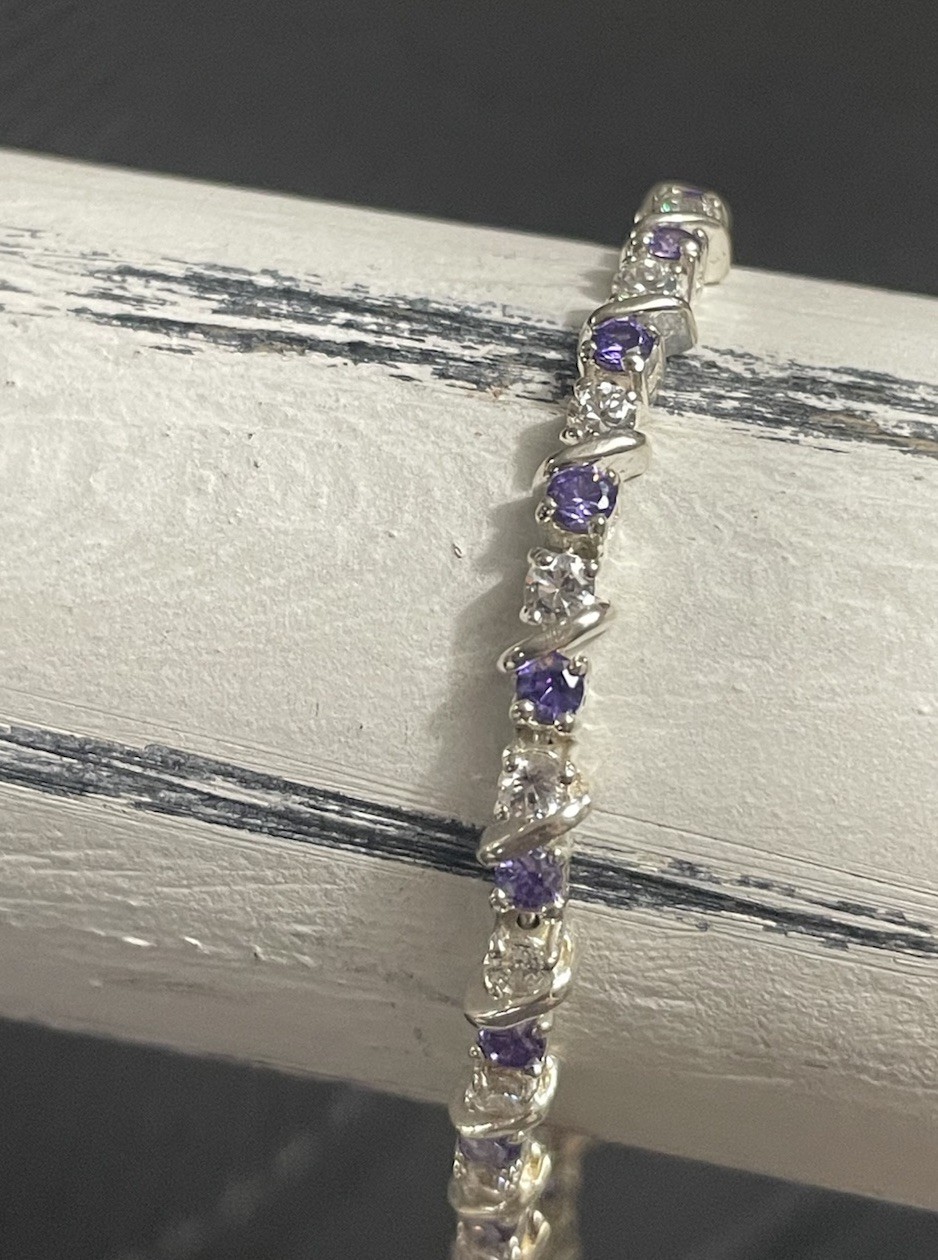 Vtg Sterling Silver Amethyst Crystal ￼Tennis Bracelet 7.5″. Box Clasp 13.7g