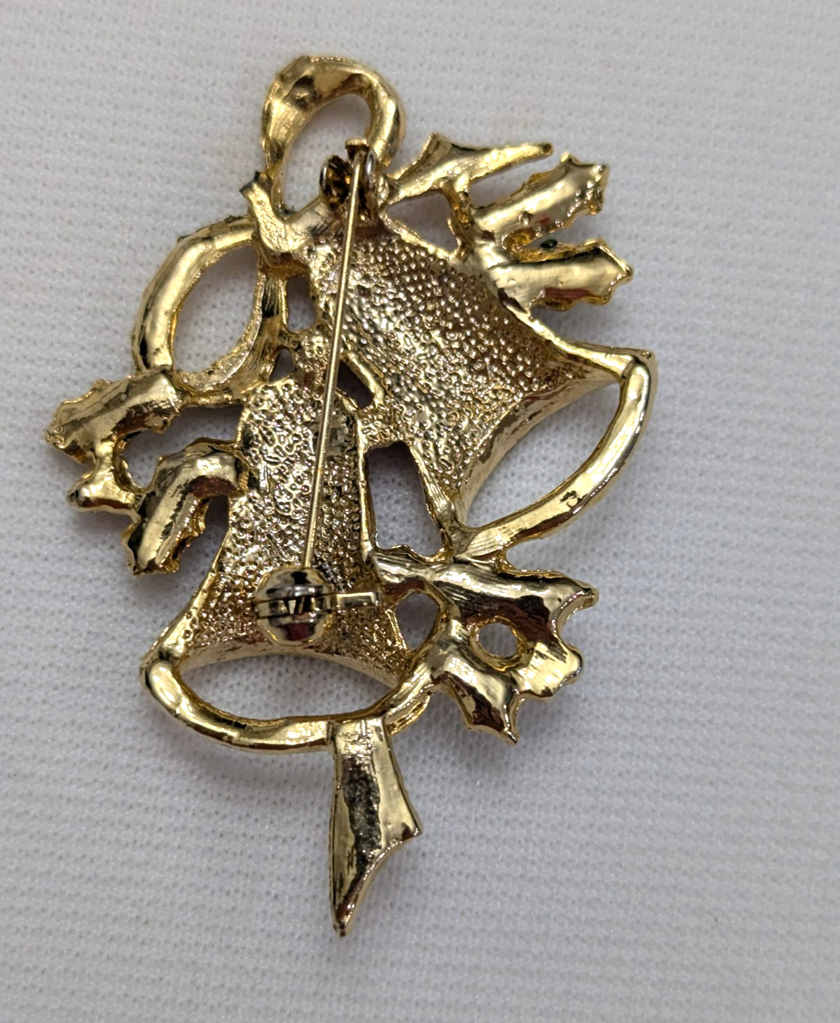 Vintage Gold Tone Glossy Red Green Christmas Bells Holly Brooch Rhinestones