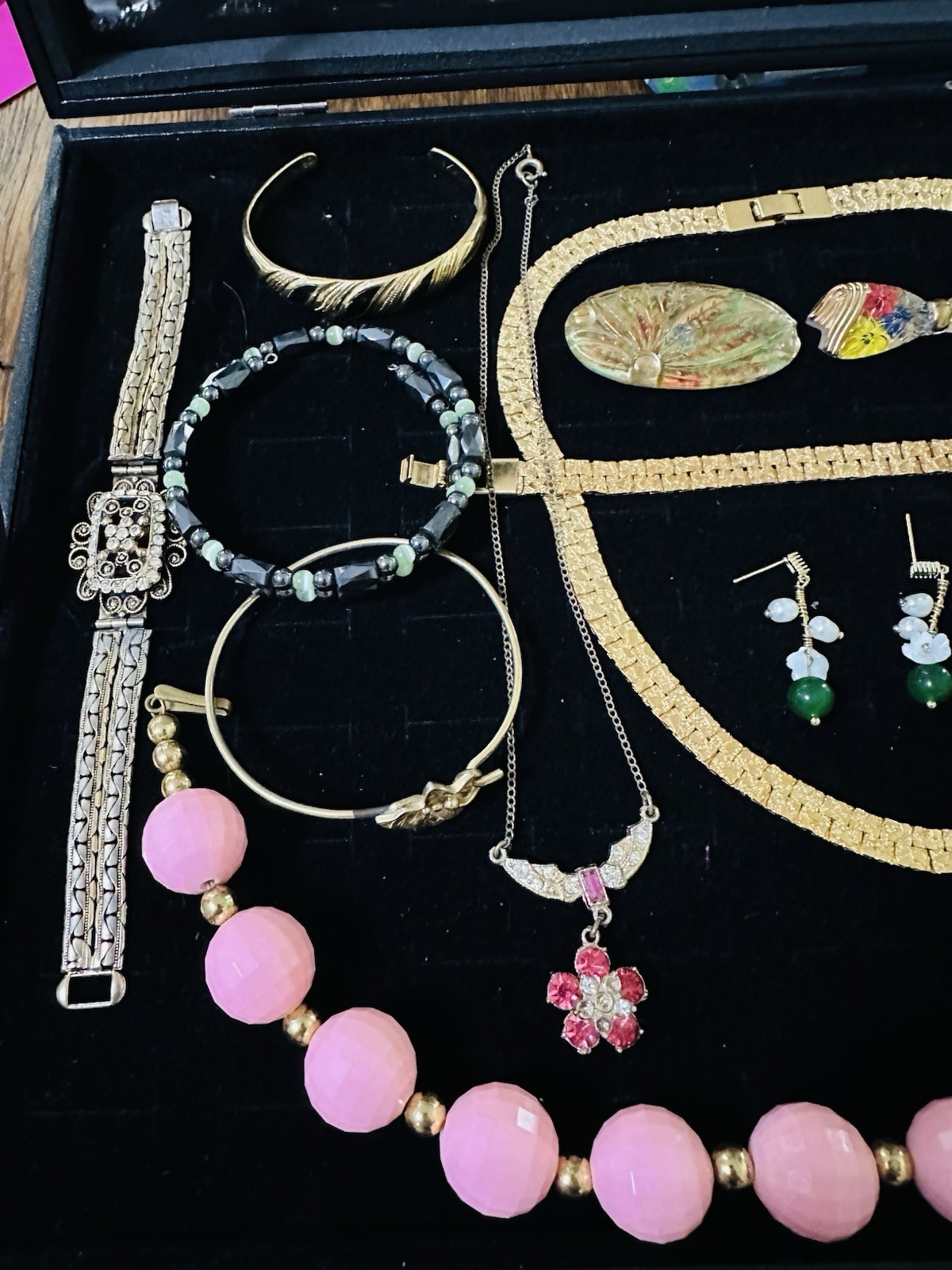 Vintage Lot Of 12 Pieces Costume Jewelry Necklaces, Bracelets, Earrings Buttons