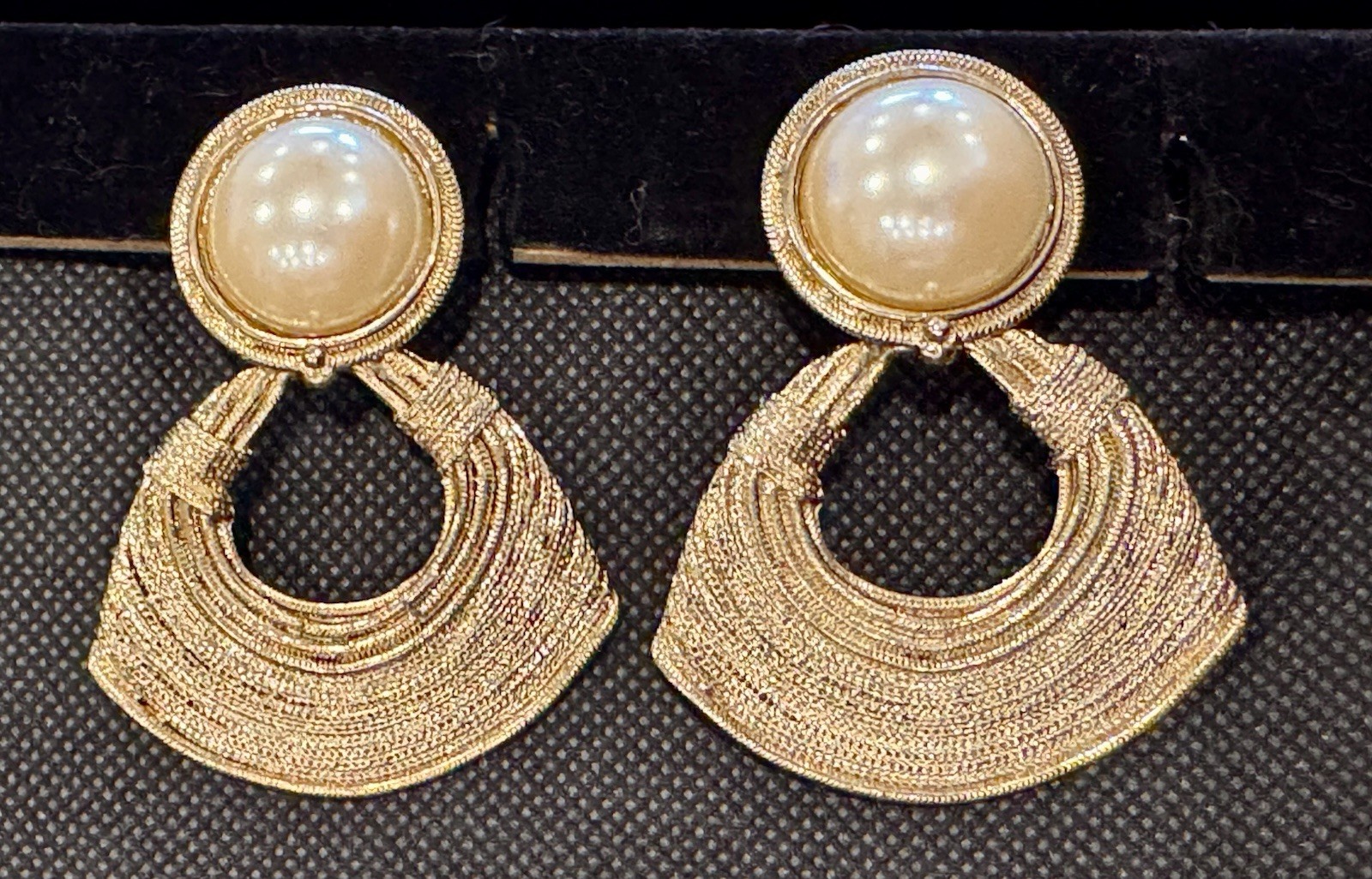 Vintage Gold Tone Runway Pearl Dangle Clip Earrings D&E Statement 1980s
