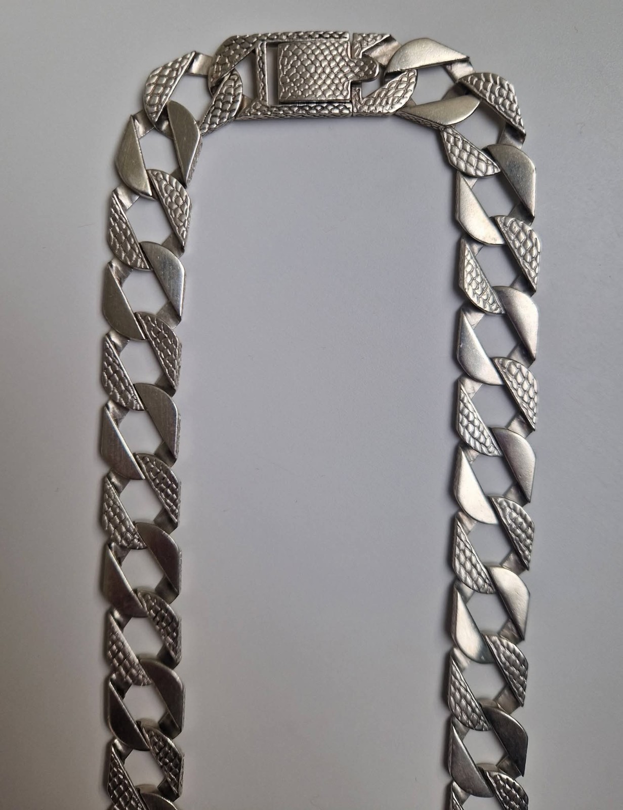 925 Sterling Silver Heavy Cuban Curb Chain Necklace 108.96g 65.5cm Box Clasp