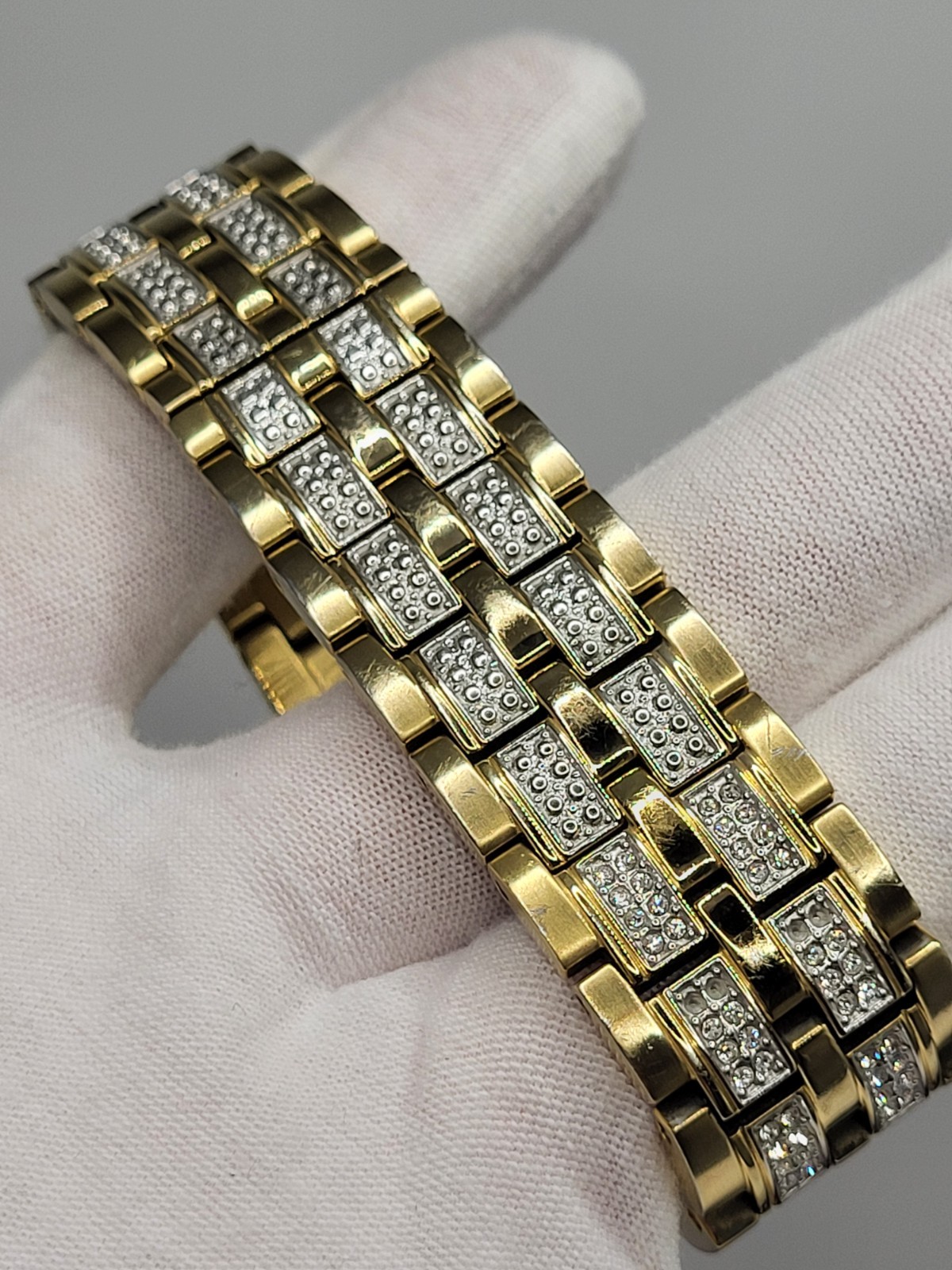 $695 [ NEAR MINT ] BULOVA Men’s Octava Gold Tone Stainless Pave Crystal WATCH