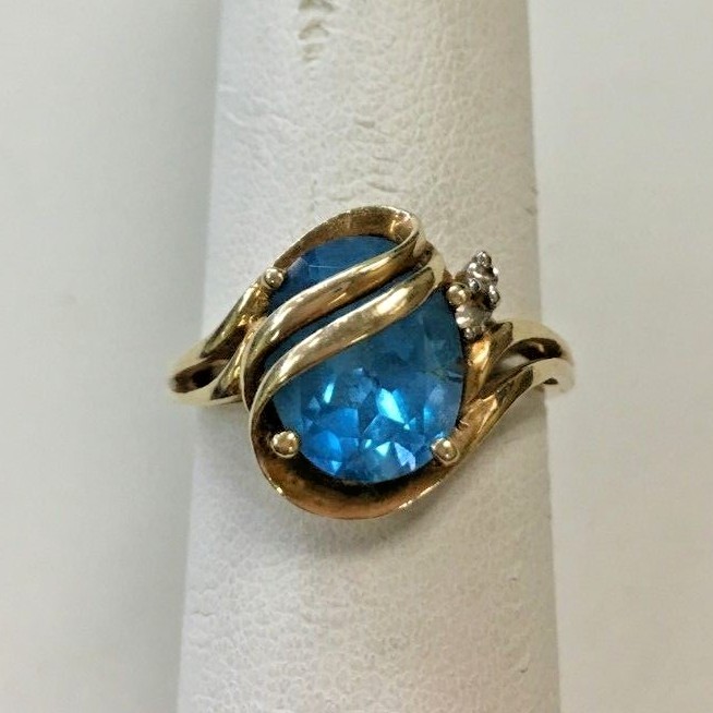 10k Ring with Blue Topaz and Diamonds Size: 6.25