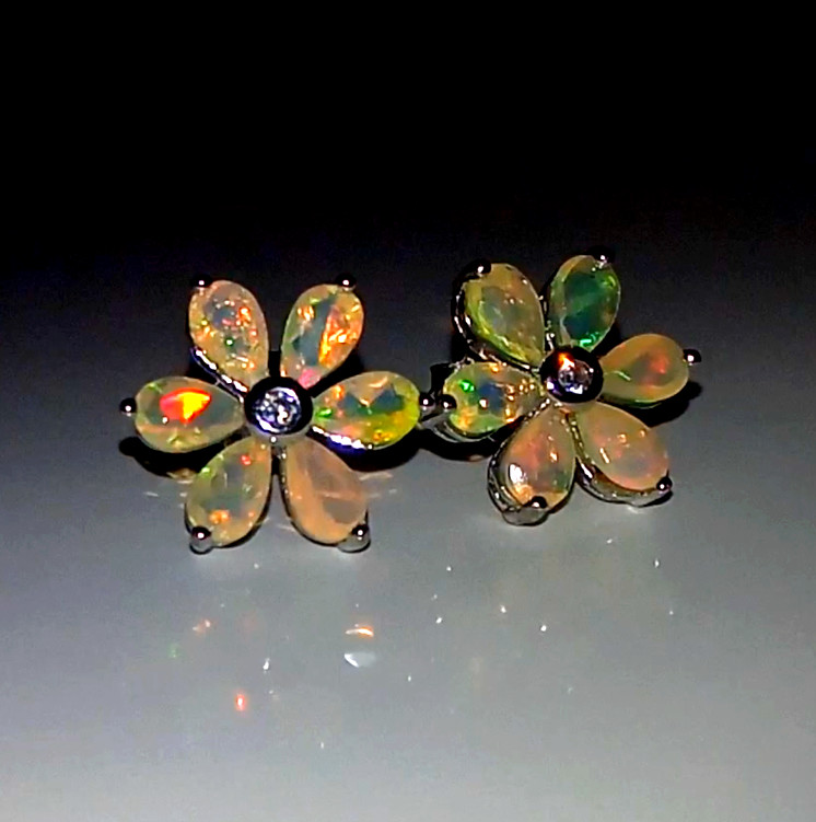 🔥🔥🔥Timeless Beautiful Rainbow FIRE OPAL Flower Silver & Gold Stud Earrings