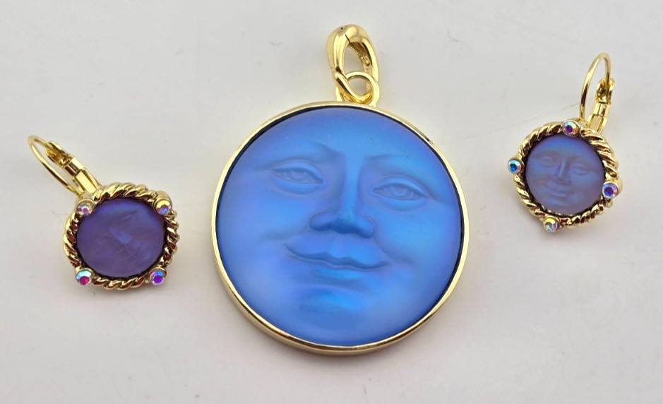 Kirks Folly Glass Seaview Moon Magic 35mm Charm & Earrings GT/Matte Blue #149