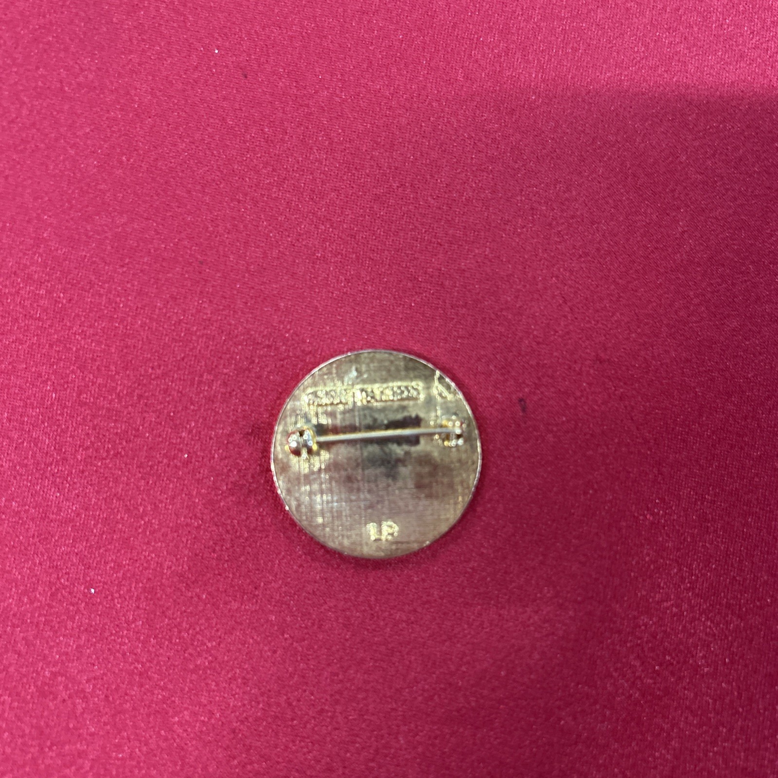 Weight Watcher 10 LB Black And Gold Toned Lapel Pin