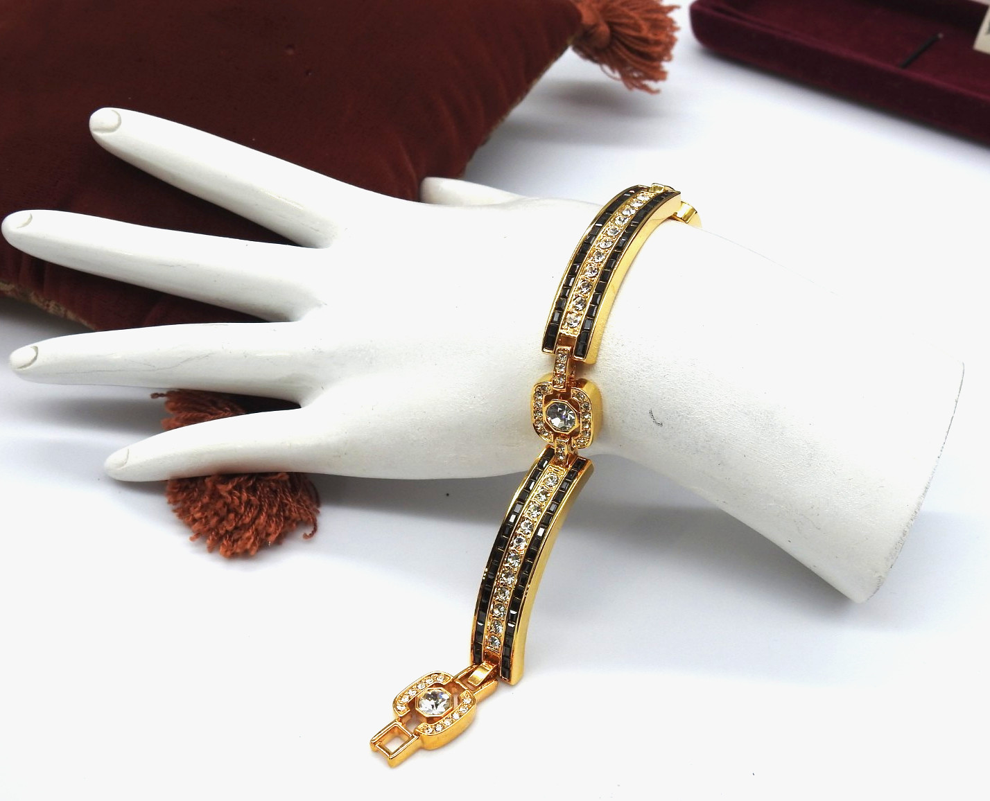 Camrose and Kross Jacqueline Kennedy Swarovski Crystal Link Bracelet New in Box