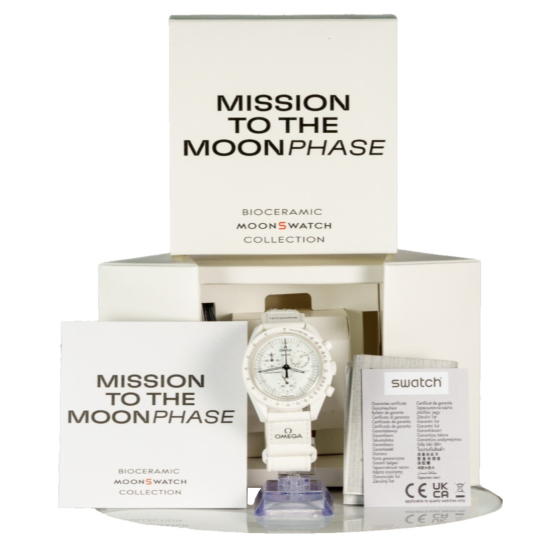 New OMEGA x Swatch White MoonSwatch Mission to the Moonphase Full Moon Snoopy
