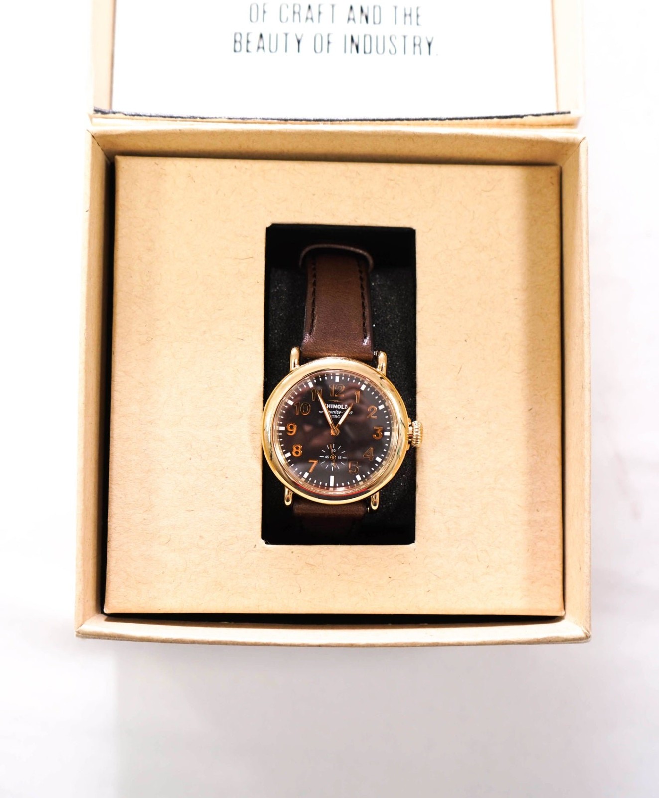 $695 SHINOLA – Gray/Brown American Leather Steel Watch – Unisex
