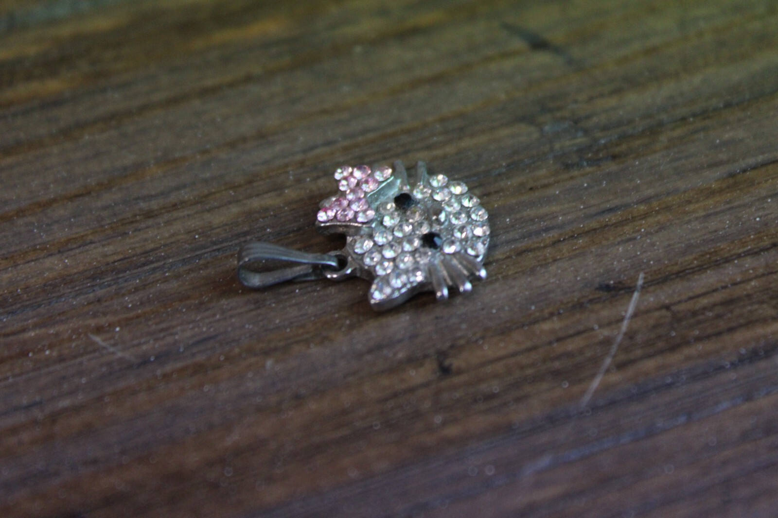 RARE DESIGN Hello Kitty Silver w/CZ Stone Pendant/Charm 2.8 grams/Jewelry/Pink