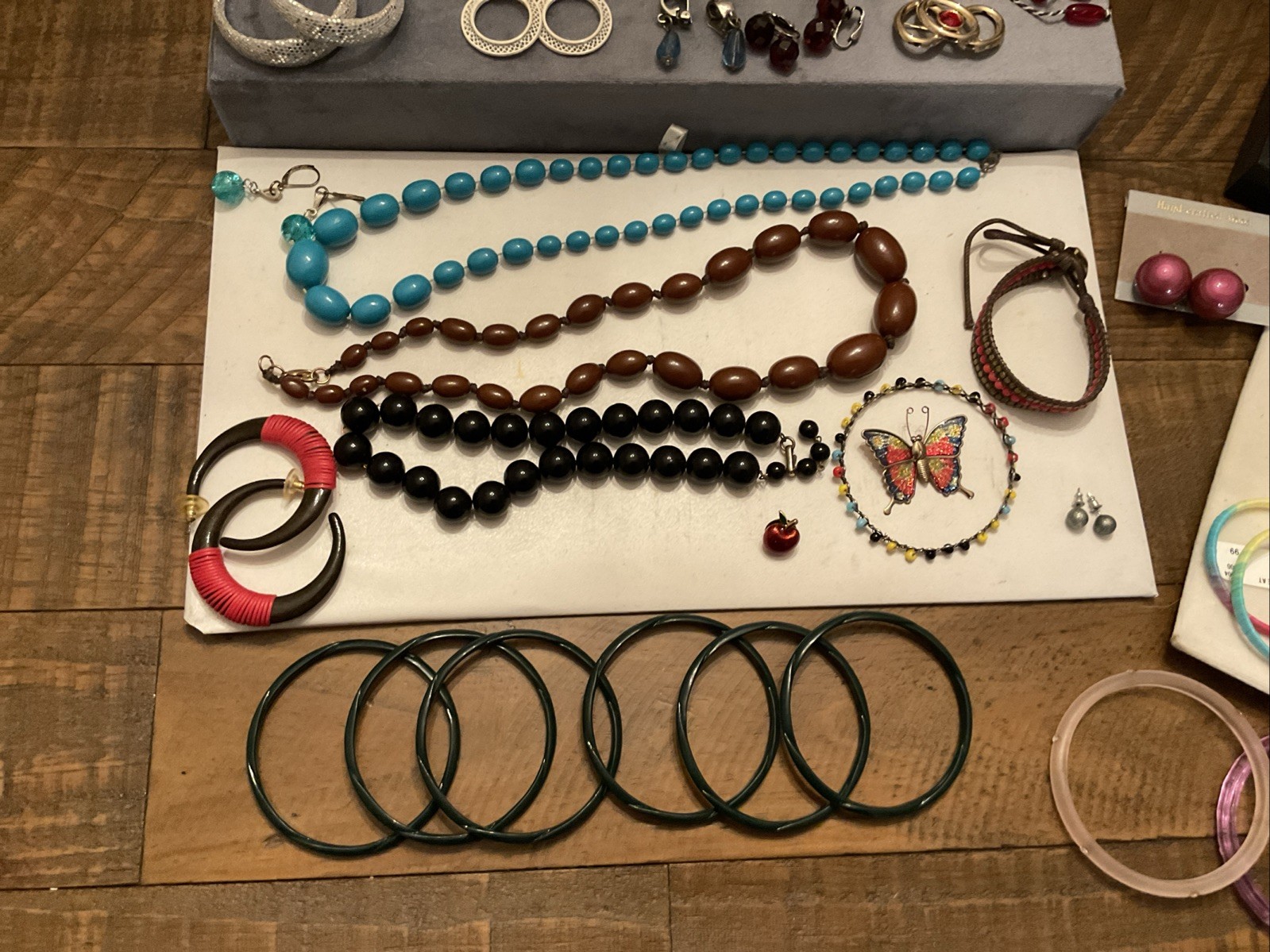 vintage estate jewelry lot. 50 Pieces Lot C