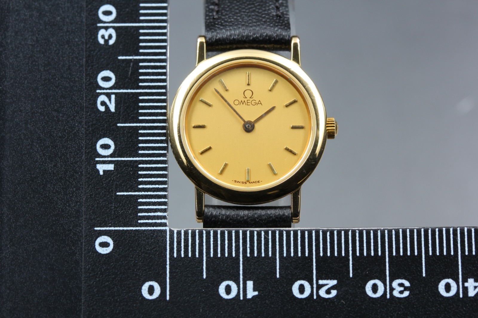 [Near MINT] Vintage 1991 OMEGA De Ville Cal.1459 Quartz Gold 22mm Women’s Watch
