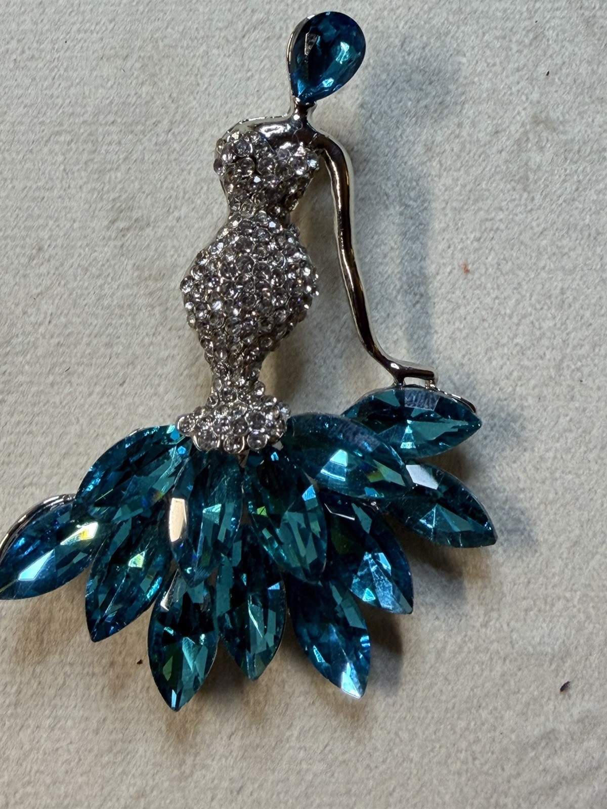 Silver Tone Blue Marquise Crystal Rhinestone Lady Brooch Pin Cluster 2.5 in