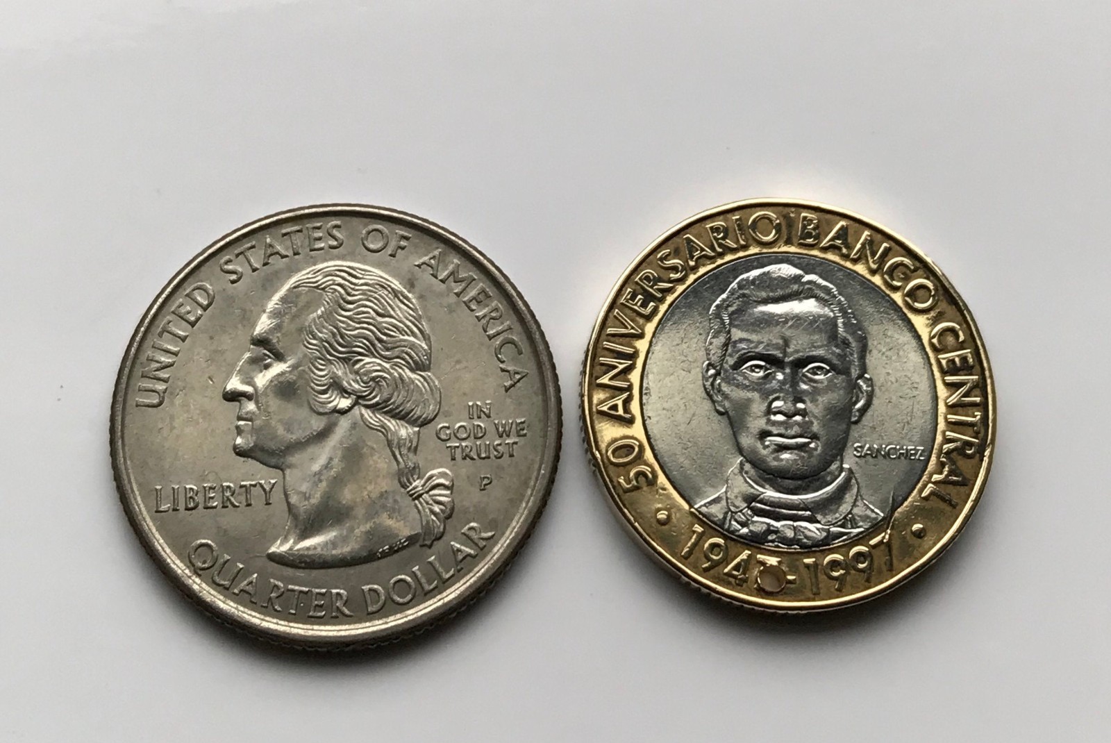 1997 Dominican Republic 5 Pesos coin pendant Santo Domingo Punta Cana n001438