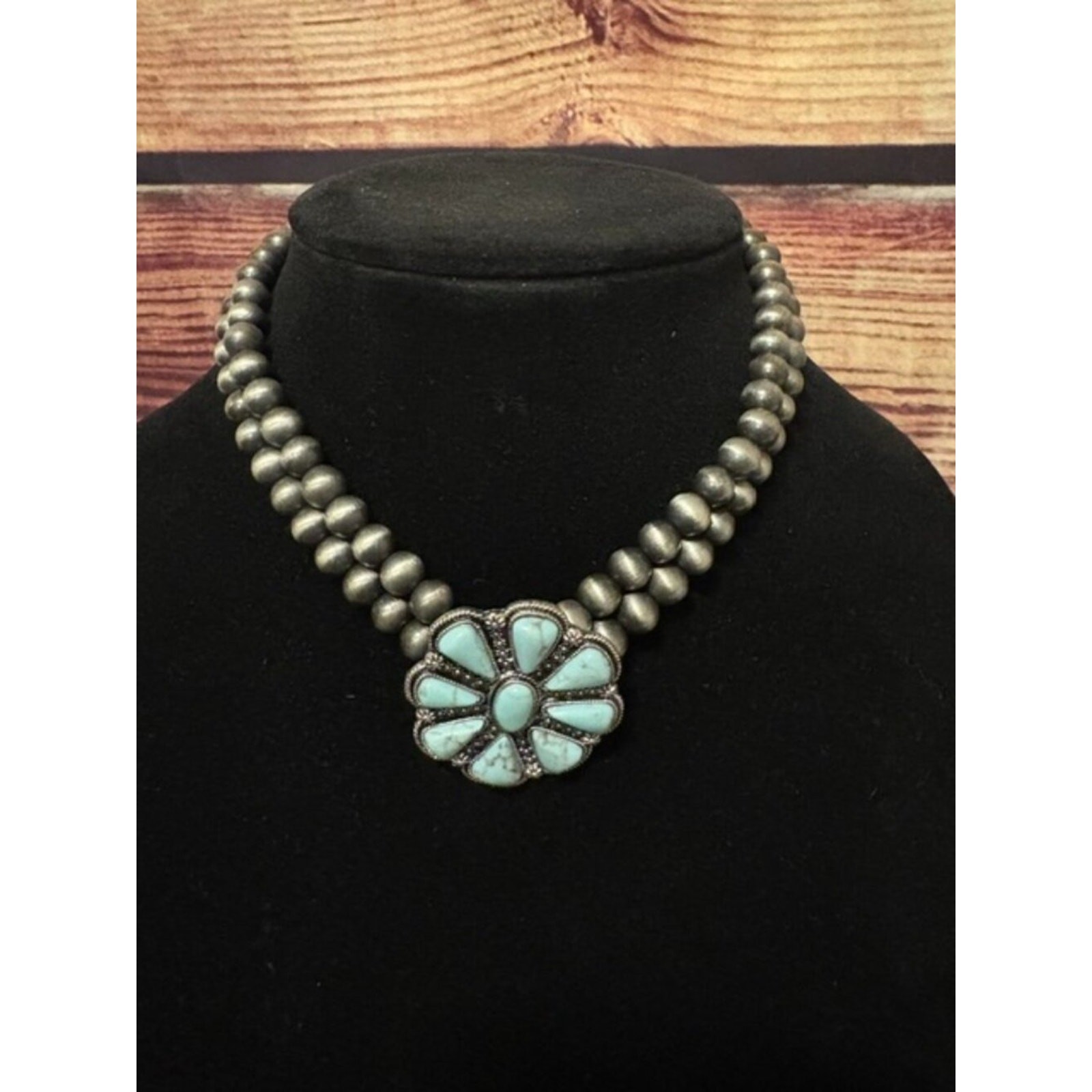 Western Cowgirl Turquoise Flowe Necklace Silver Bead Navajo Pearl Style NWT
