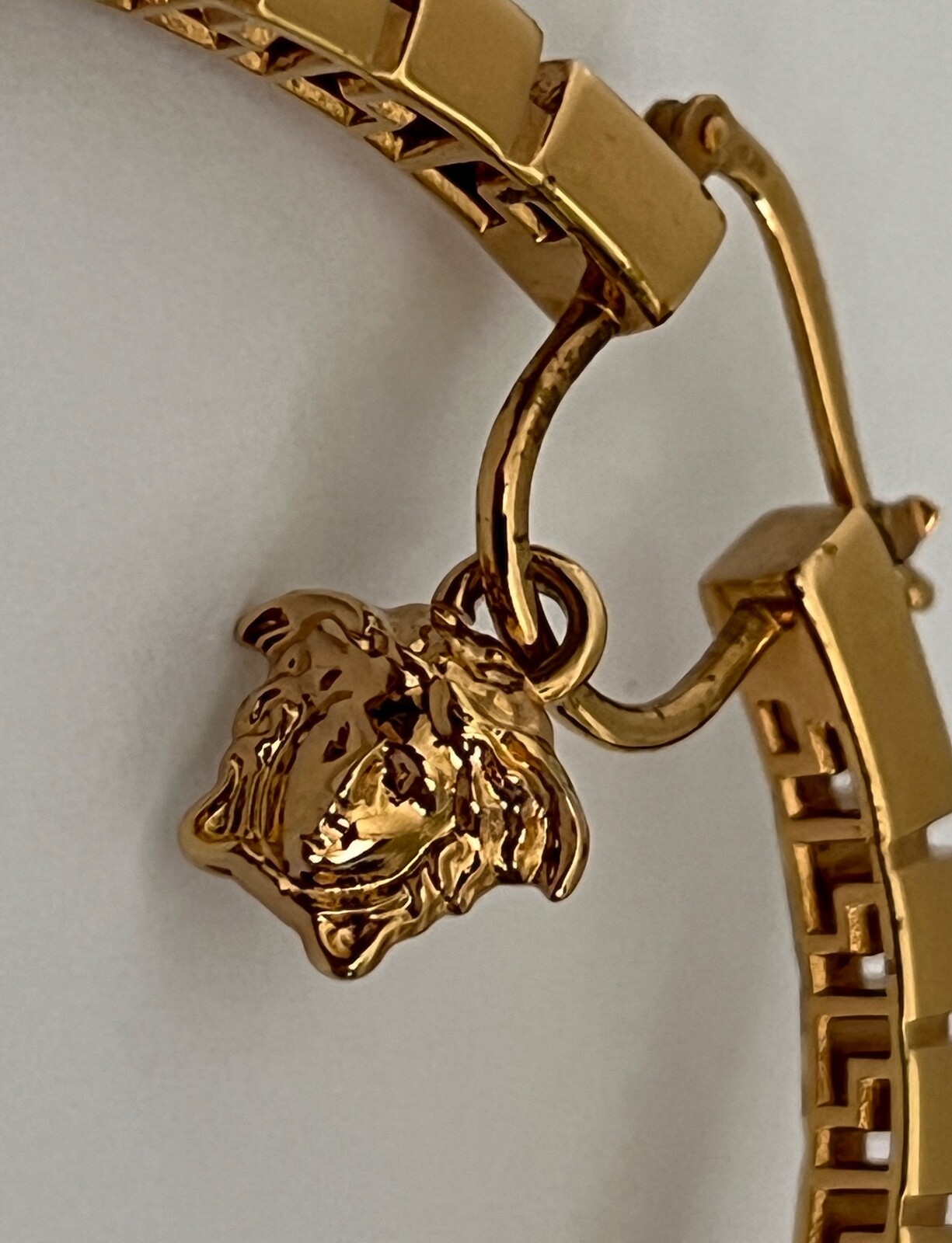 NIB Versace Medusa Logo Charm Greca Greek Key Gold Large Curved Hoop Earrings