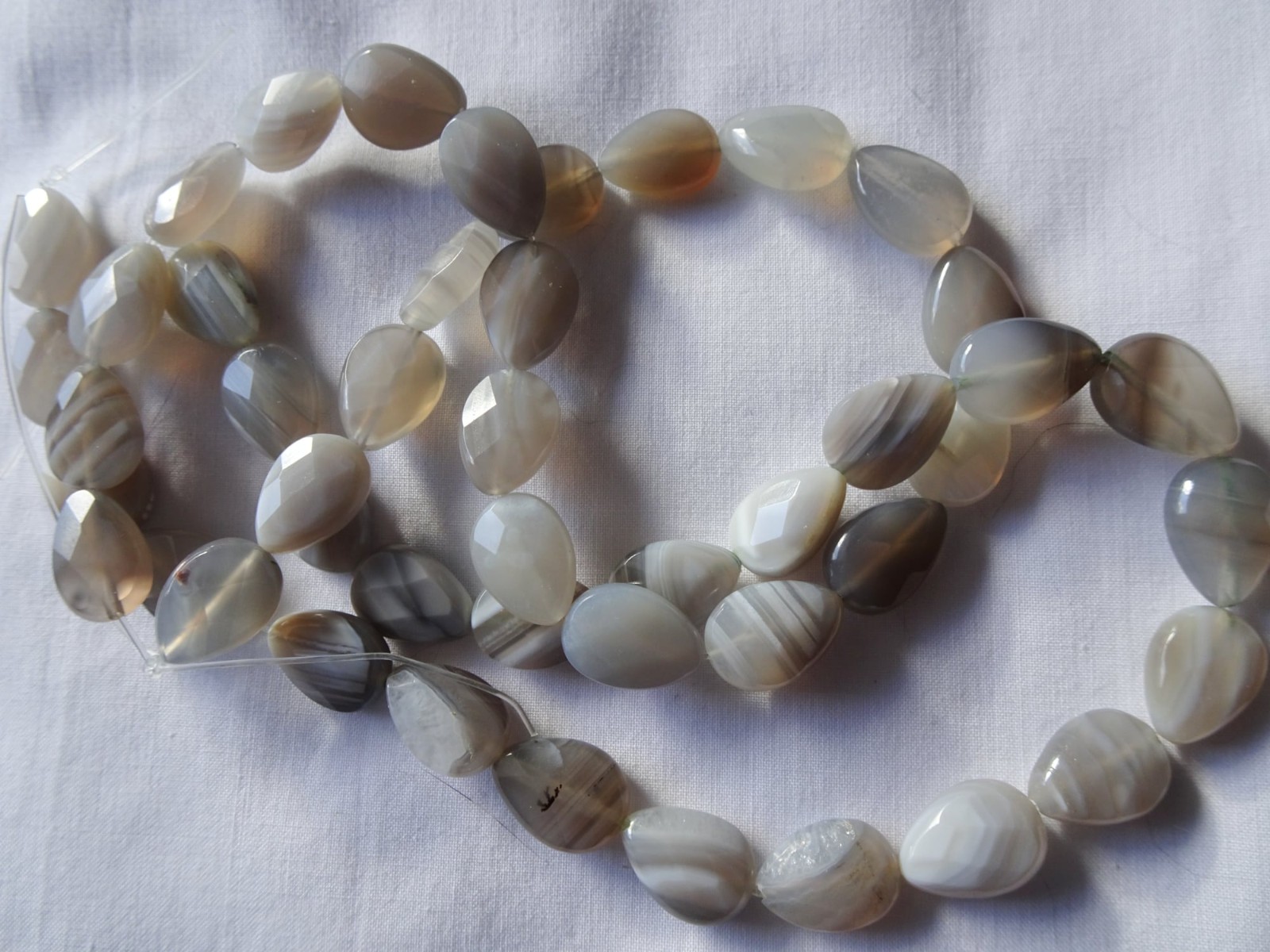 12 1/2″ Str Natural Faceted Agate Drops Stone Beads 13-14mm Long A577 DNG