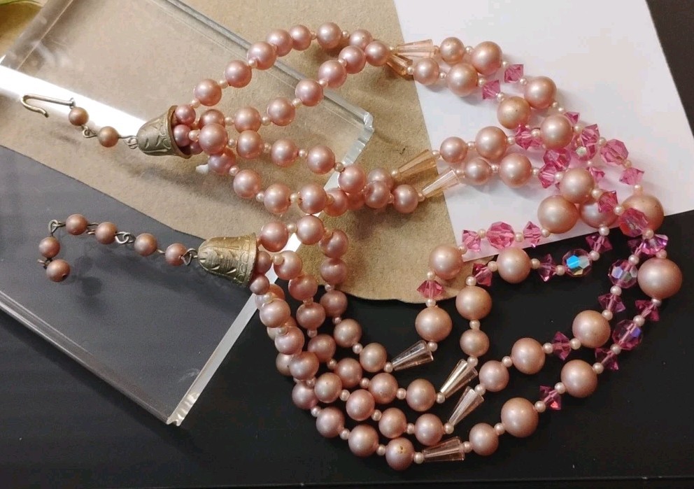 MCM Unsigned 14″+ Dusty Rose Faceted Pink Triple Strand Necklace, Ornate Clasp!
