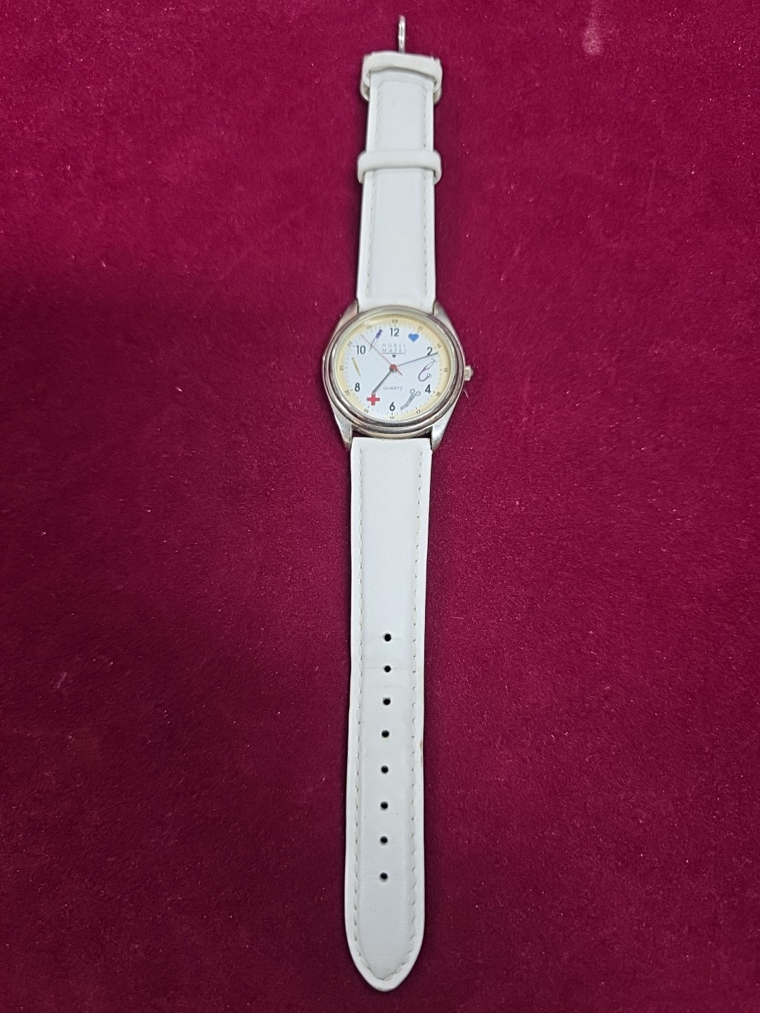 Nurse Mates symbols women’s nurse watch water-resistant leather strap – White